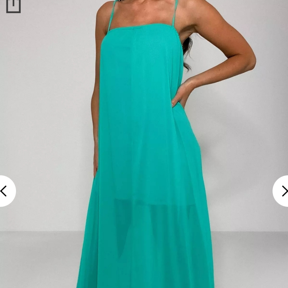 MISSGUIDED Petite mesh maxi dress